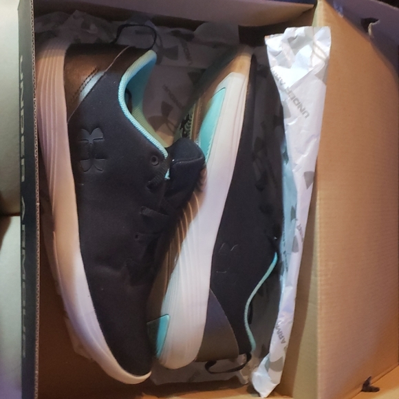 Street Precision Under Armour Shoes - Picture 3 of 5